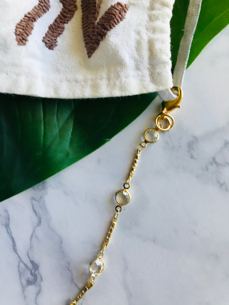 Crystal Clear Glasses Necklace